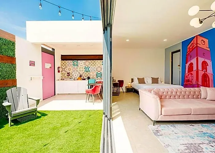 Privada Stays - Private Pools & Colorful-Chic Boutique Hotel