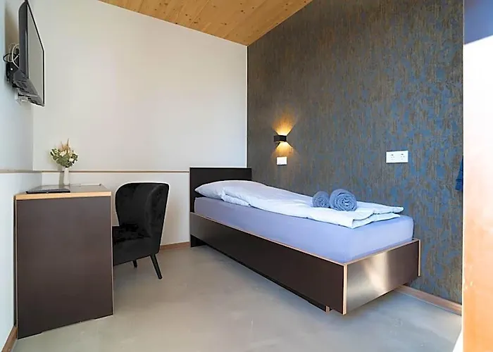 Motel Q