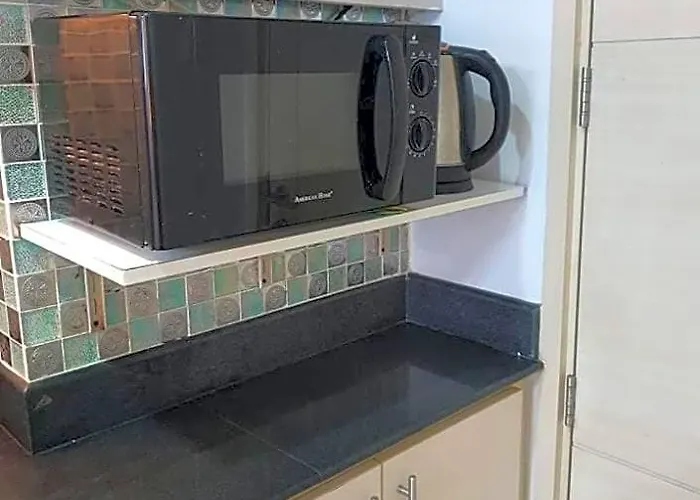 Vangie'S Place At Sea Residences