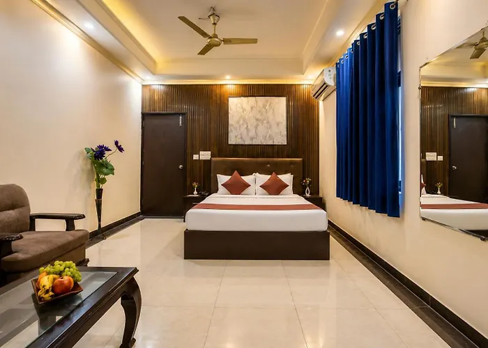 Hotel Diamond Stays Sector 51 Noida