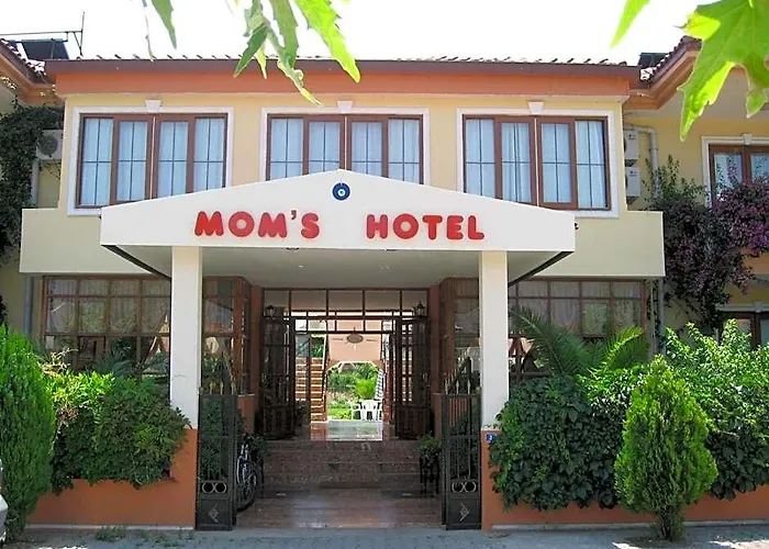 Mg Moms Hotel