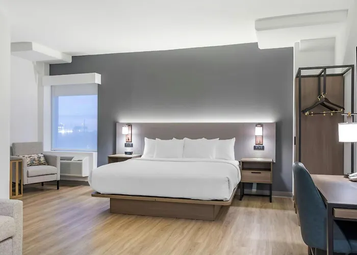 Four Points By Sheraton Newark Airport