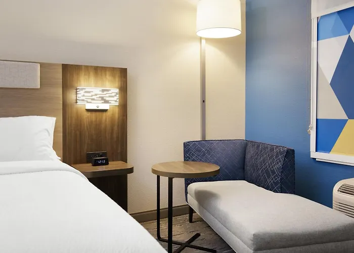 Holiday Inn Express & Suites Stevensville - Benton Harbor By Ihg