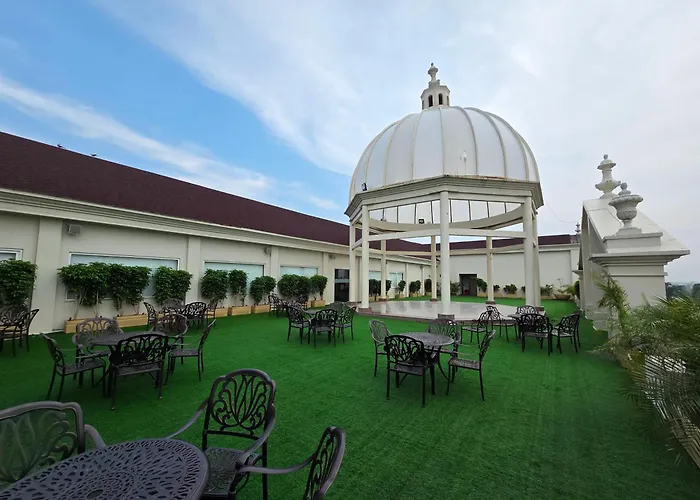 Rajwada Hotel And Resort