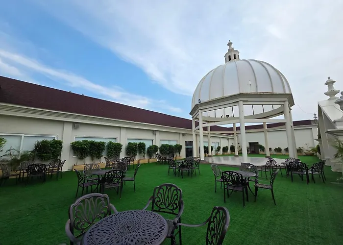 Rajwada Hotel And Resort
