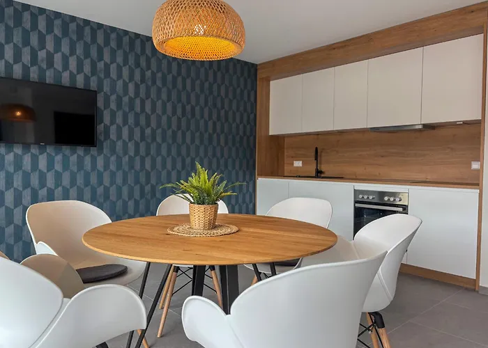 Sevina Apartments By Traubeamsee