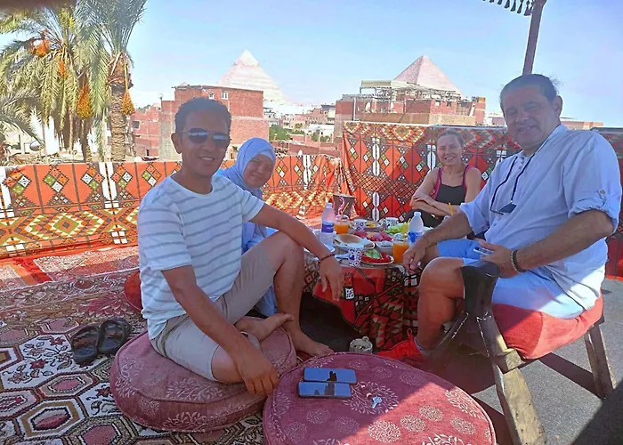 Ronza Pyramids Inn