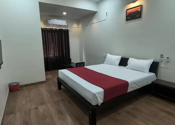 Hills Inn Lodge