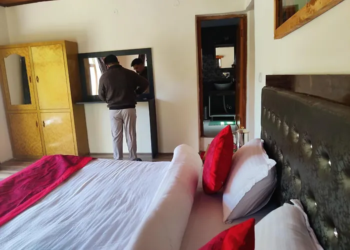 Yarab Tso Hotel Tigger Nubra