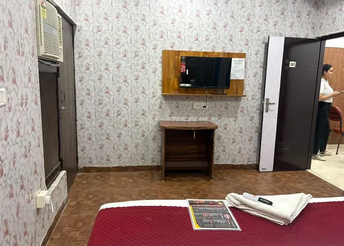 Hotel Golden Stay 2 Mints Walking From Rajendra Nagar Metro Station