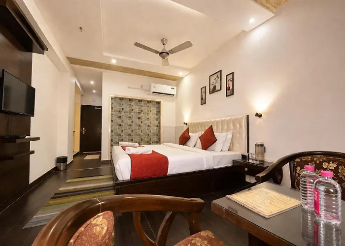 Goyal Hotelirs - Hotel Samovar Stay, Agra