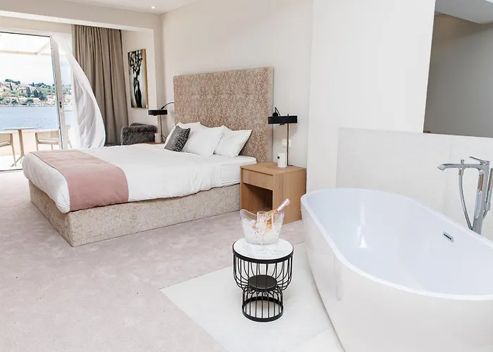 Hotel M