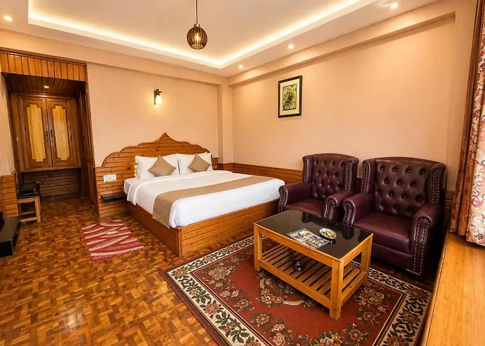 Hotel Hollywood Manali - Scenic River & Mountain View With Premium Rooms Near Mall Road
