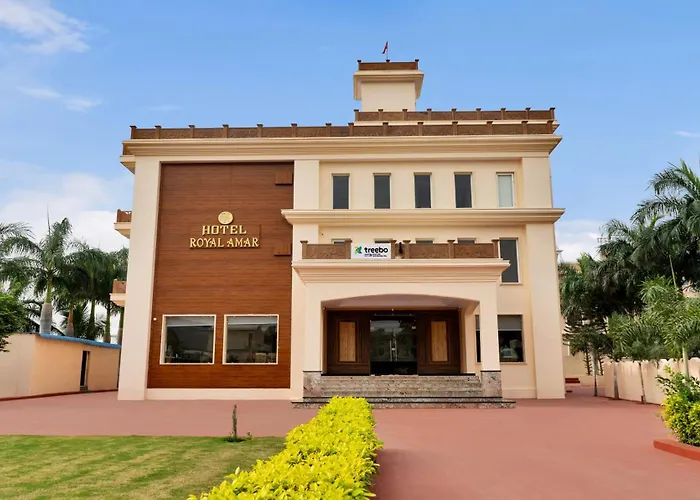 Treebo Premium Royal Amar With Mountain View And Swimming Pool
