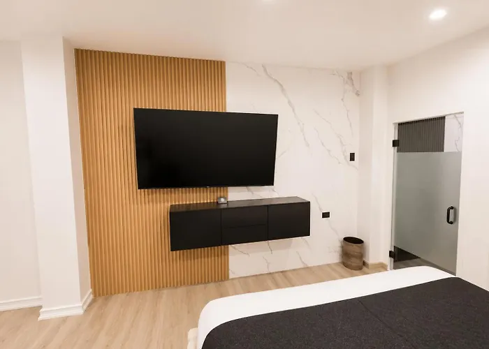 The Hive Boutique Hotel Pool Suite 108