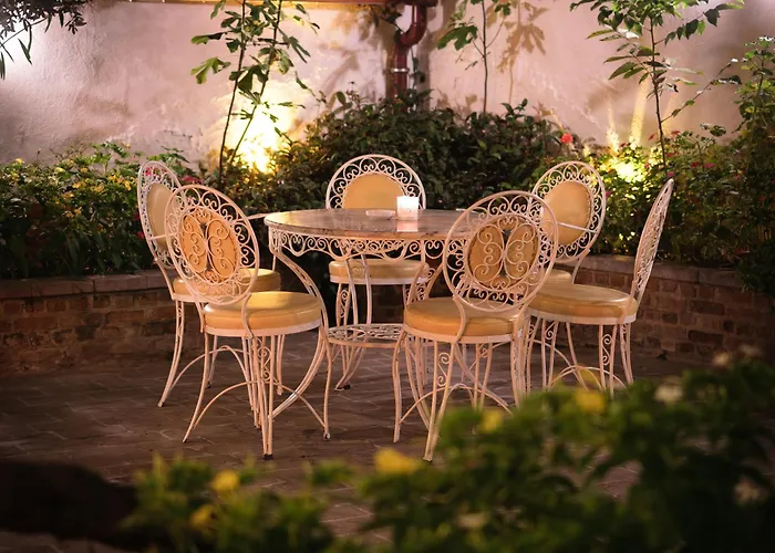 Yasa'S Guest House