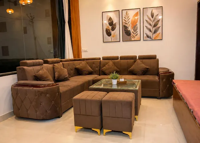 Aashirwaad Guest House Nr Toran Dwar 1 Km From Main Khatushyam Ji Temple