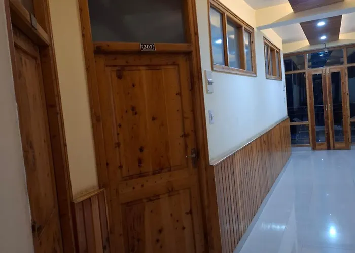 Hotel Moon In