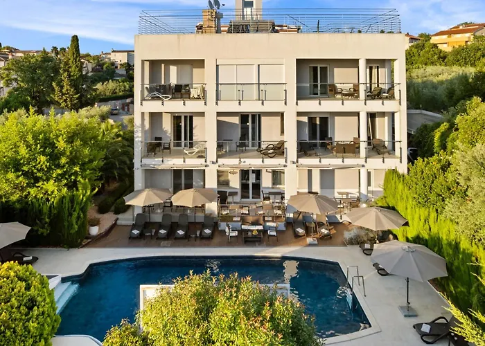 Modern Rooms Villa Oasiss