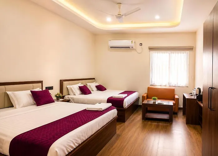 Hotel Lavish Grand