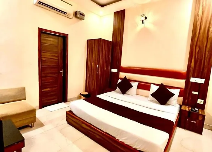 Hotel Wooodcrestt Zirakpur