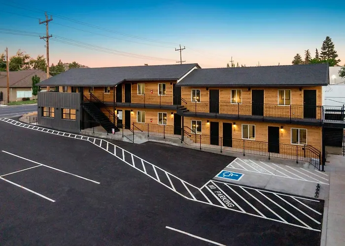 The Central Block Bend Motel