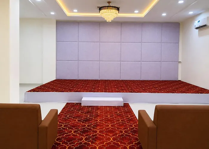 Hotel Lavish Grand