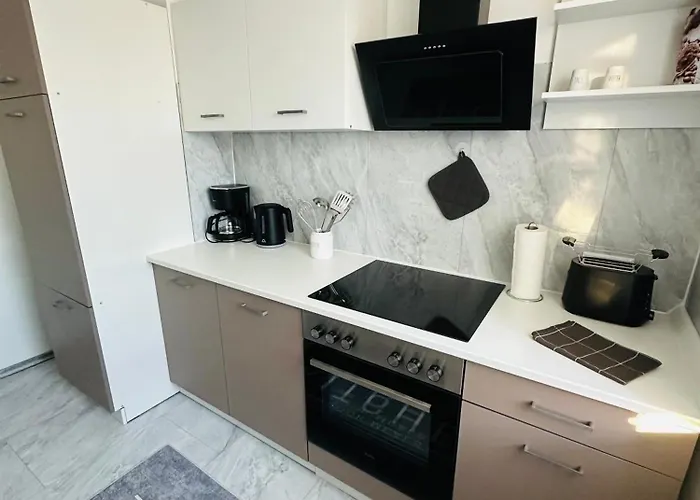 Modernes Appartment nahe See und Holstenhalle