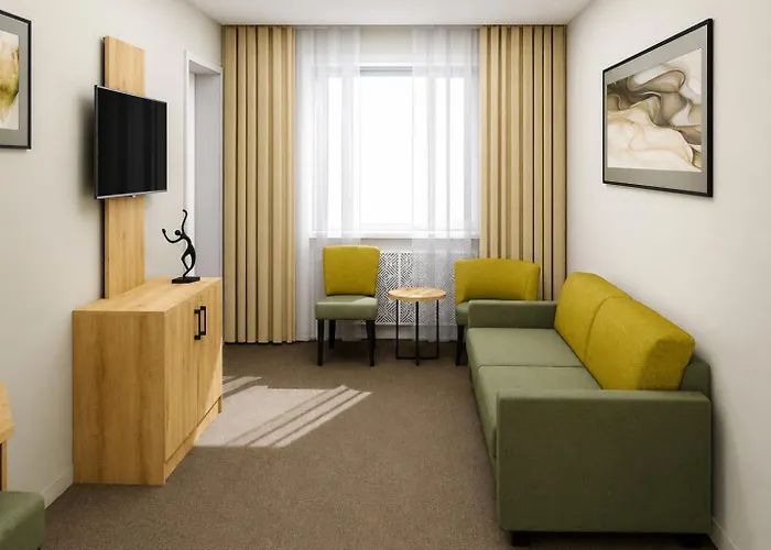 Green Trail Hotel