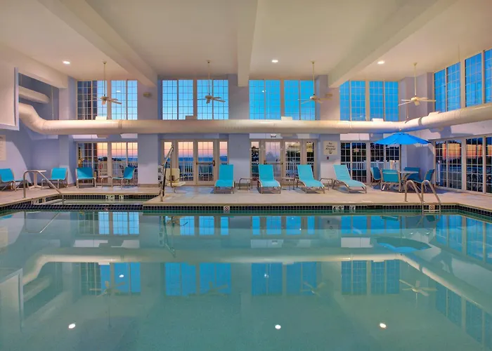 Holiday Inn Express & Suites Petoskey By Ihg
