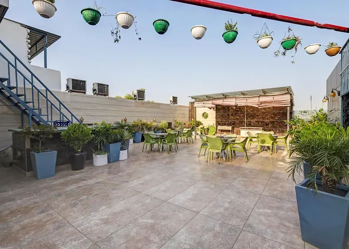 Hotel Karan Holidays Near Pitampura Metro Station