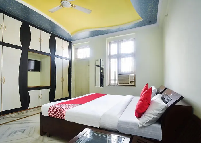 Hotel O Raj Palace