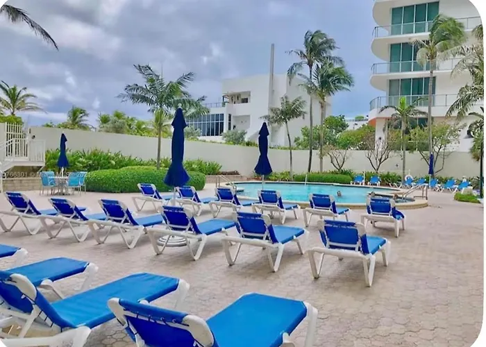 Beautiful Romantic Top Floor Condo With Stunning Views Of Both Ocean And City