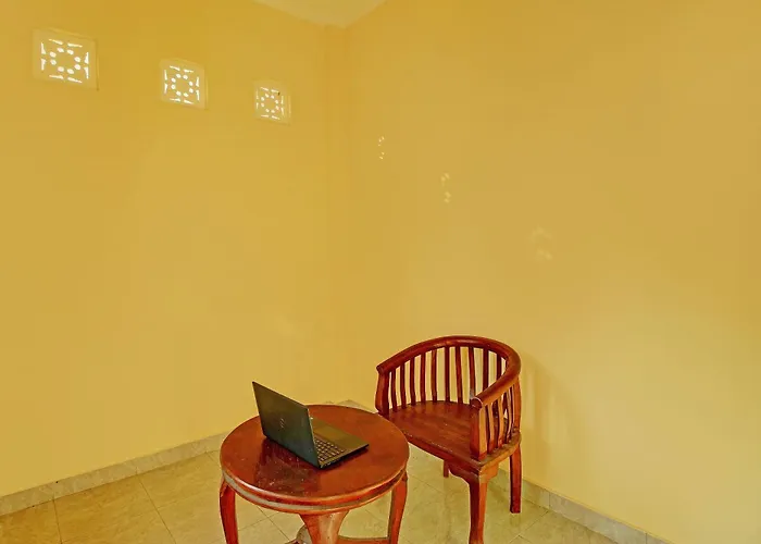 Oyo 92952 Nirmala Guest House