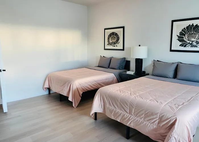 Hollywood Boutique Residences With Free Parking