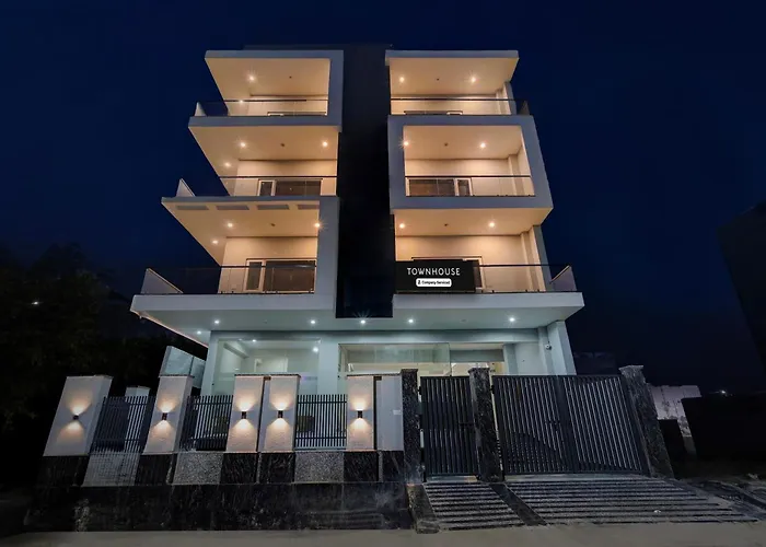 Townhouse Sector 86 Near Sector 83 Metro Station