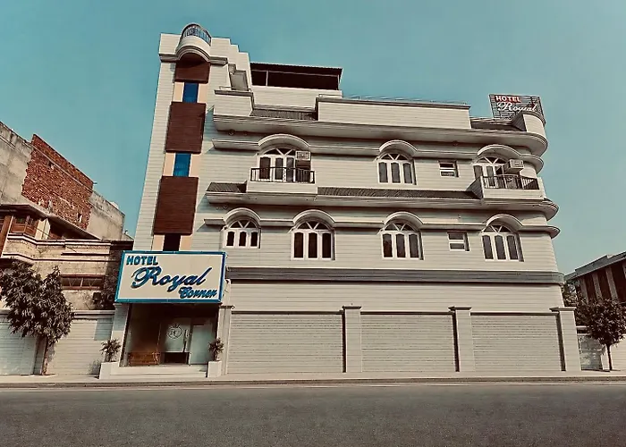 Royal Corner - 450 Mtrs Near Golden Temple