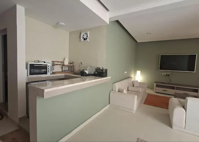 Lady'S Shared Room In Hostel