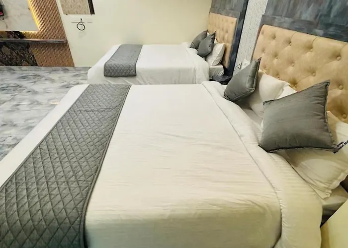 Hotel Madhavi Elite