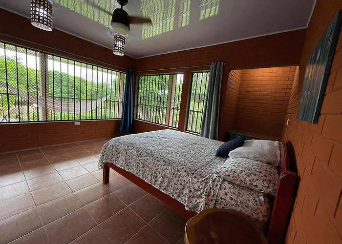 Parrot Bungalow - Shared Kitchen - Valle De Volcanes - Playa Peru