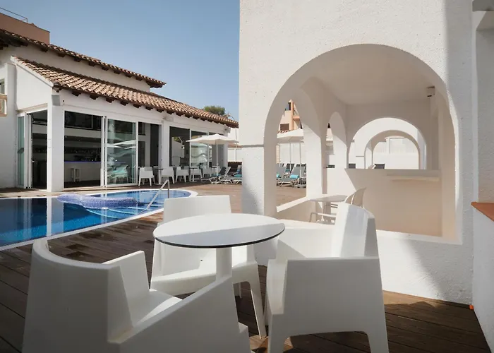 Bq Cala Ratjada (Adults Only)