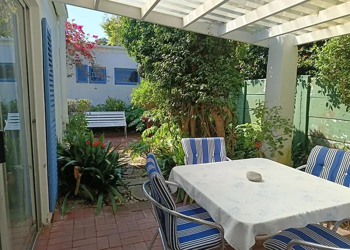 Eastbury Cottage