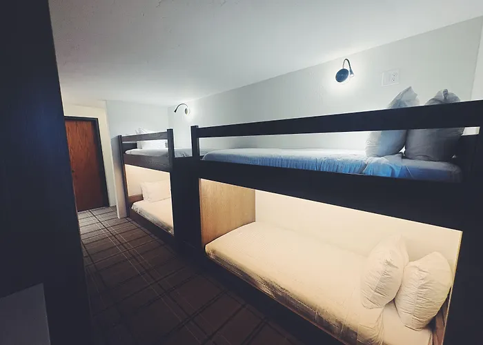 Yodeler Motel