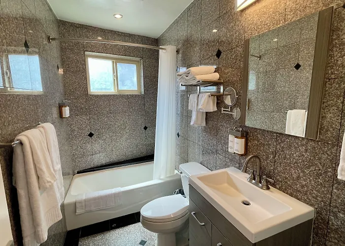 Quintessence Aparthotel