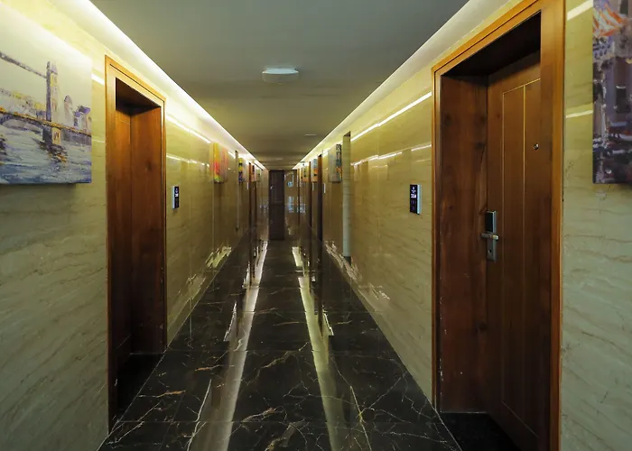 Royal Plaza Suites By Rak Rooms, Mangaluru