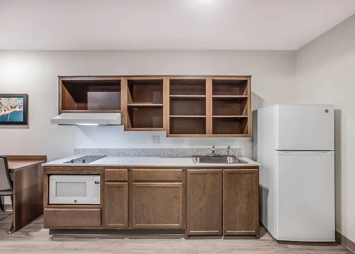 Woodspring Suites Novi Farmington
