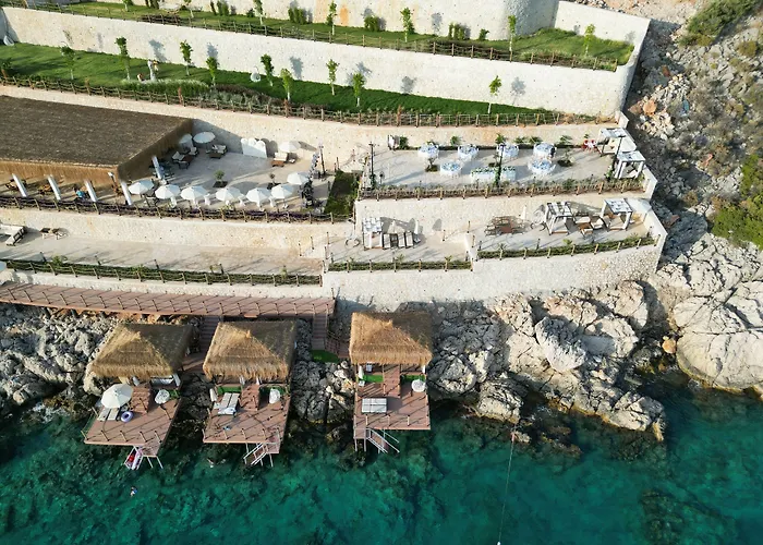 Lures Hotel