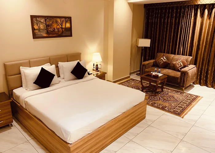 Hotel Pearl Inn