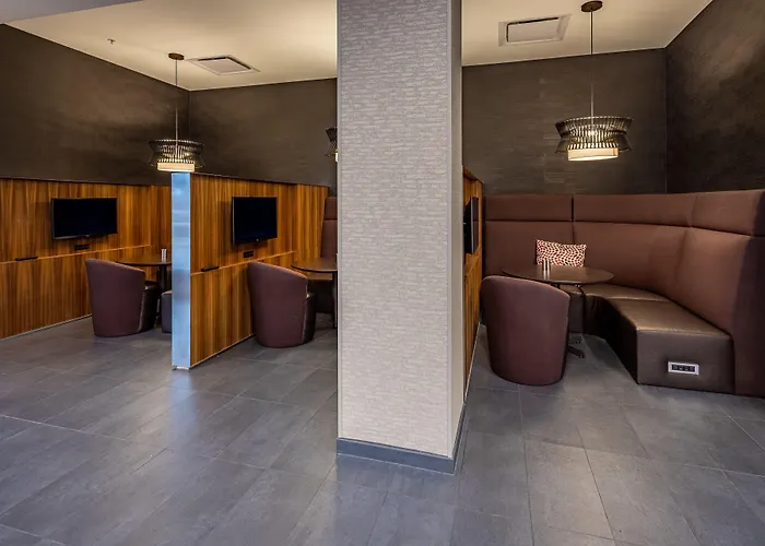 Courtyard By Marriott East Lansing Okemos