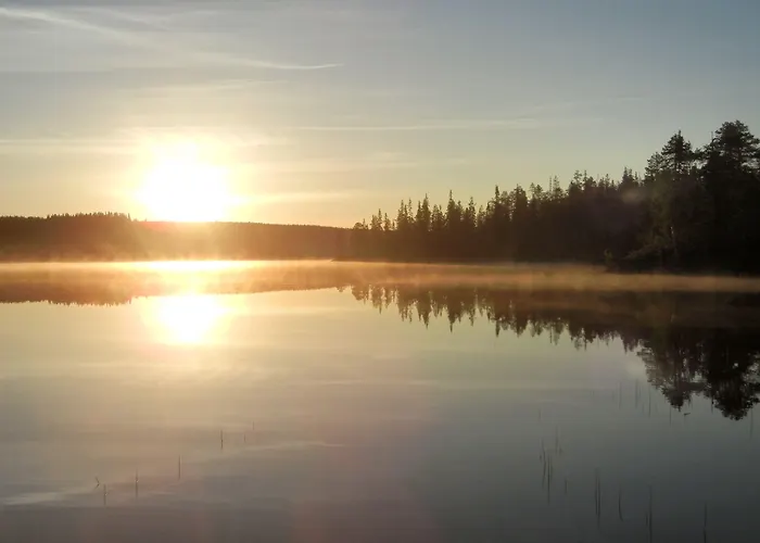 Isokenkäisten Klubi - Wilderness Lodge
